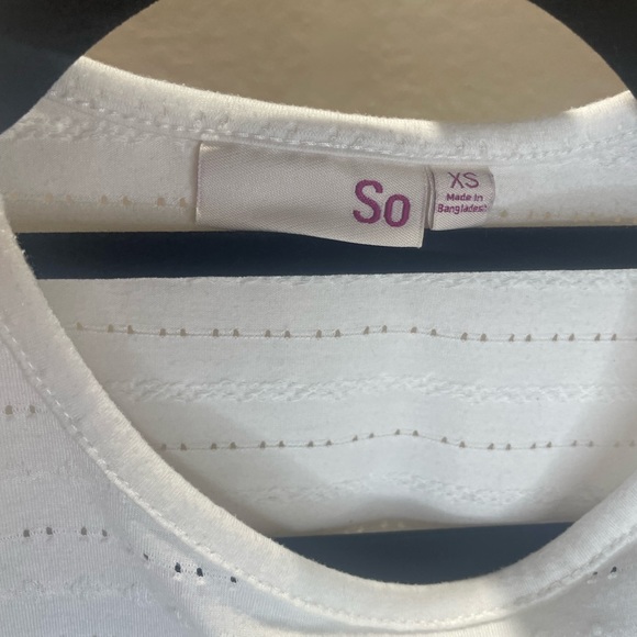 So lace trim top - Picture 3 of 3